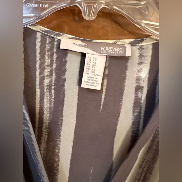 Forever 21 striped casual blouse - Picture 7 of 7